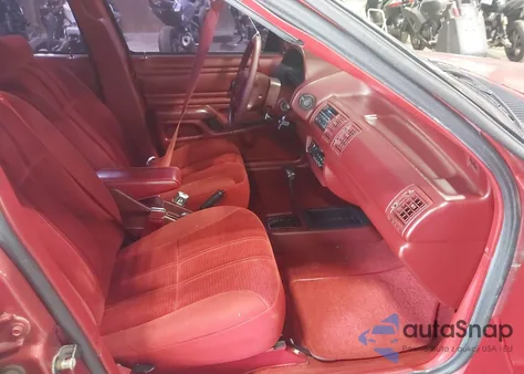 1992 Ford Tempo Gl z USA, uszkodzony, nr VIN 1FAPP36X0NK130278